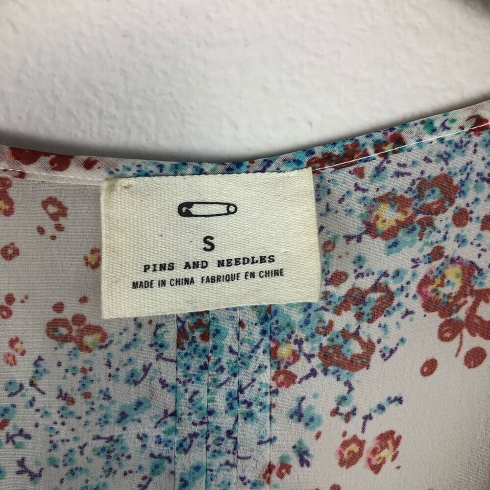 Pins & Needles Sheer Floral Blouse - Picture 6 of 8